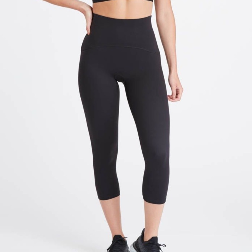 SPANX Booty Boost Cropped Leggings Black Size S